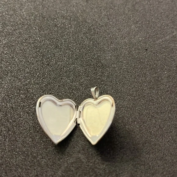 Vintage Silver portrait heart pendant/inscribed grandma/ stamped 925 - Picture 3 of 3